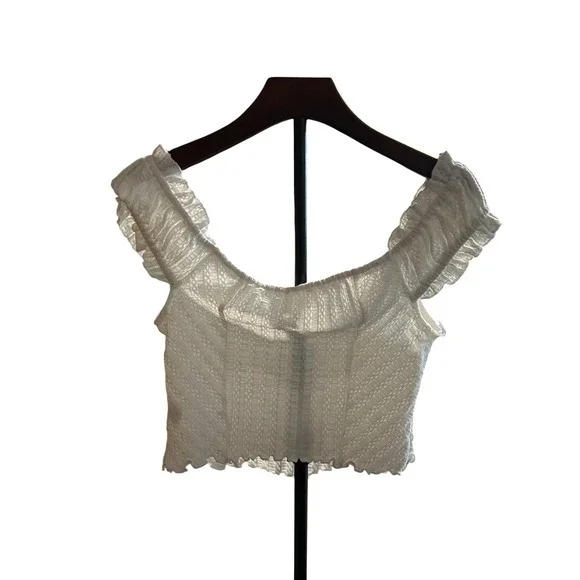 Kiriou Los Angeles White Eyelet Off Shoulder Crop Top. Size L - Picture 2 of 4